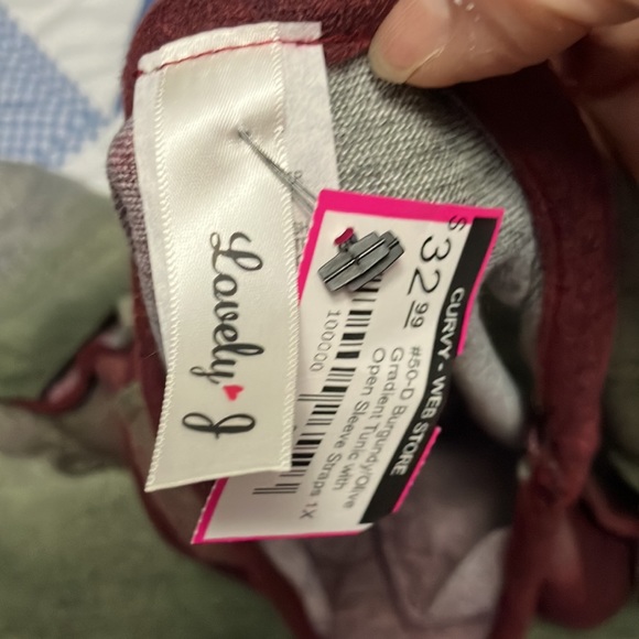 Lovely J Dolman Sleeve Tunic Top - Picture 4 of 6